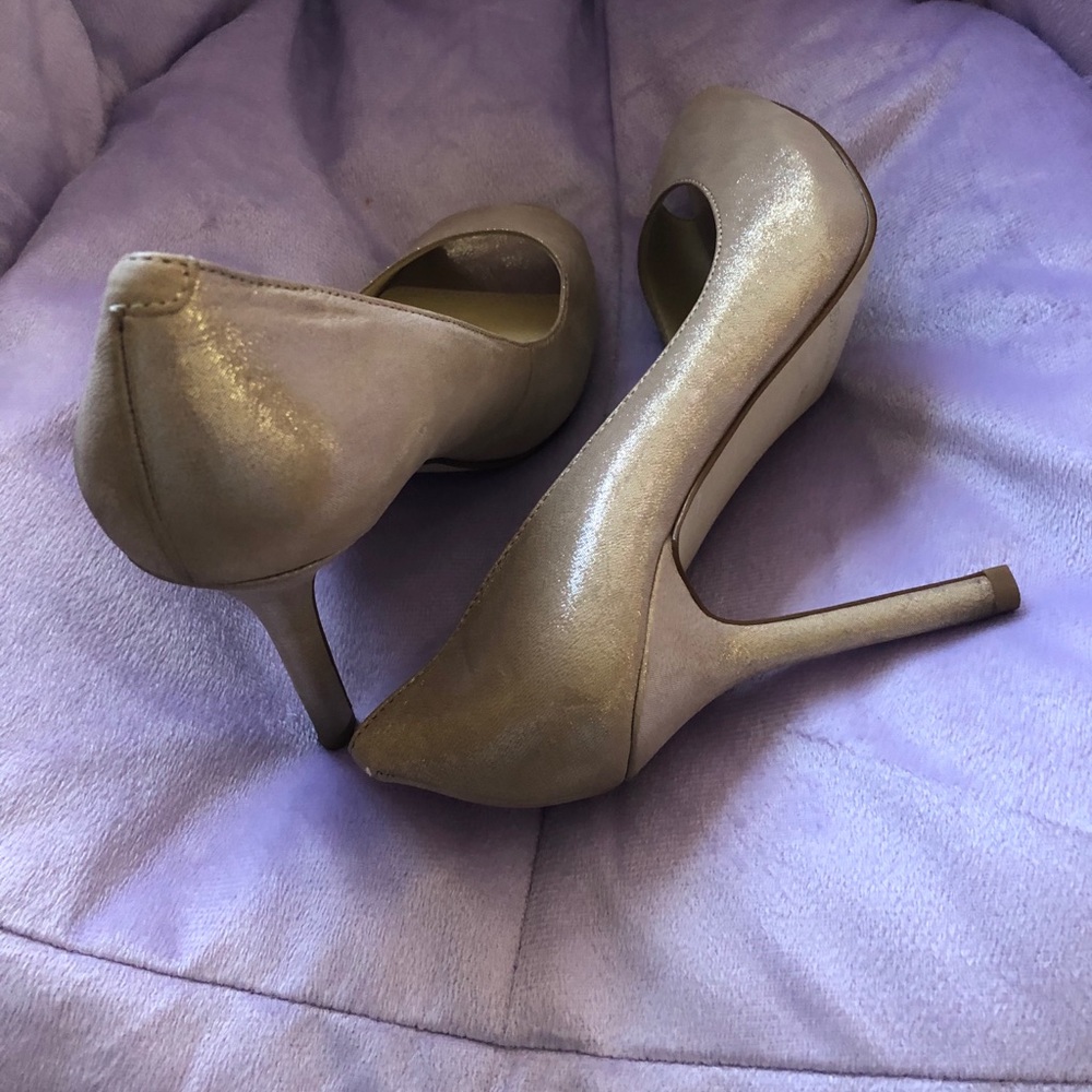 Heels - Picture 4 of 5